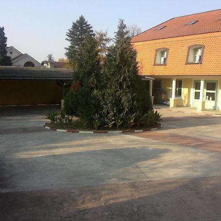 Guest Accommodation Kordun Novi Sad Extérieur photo